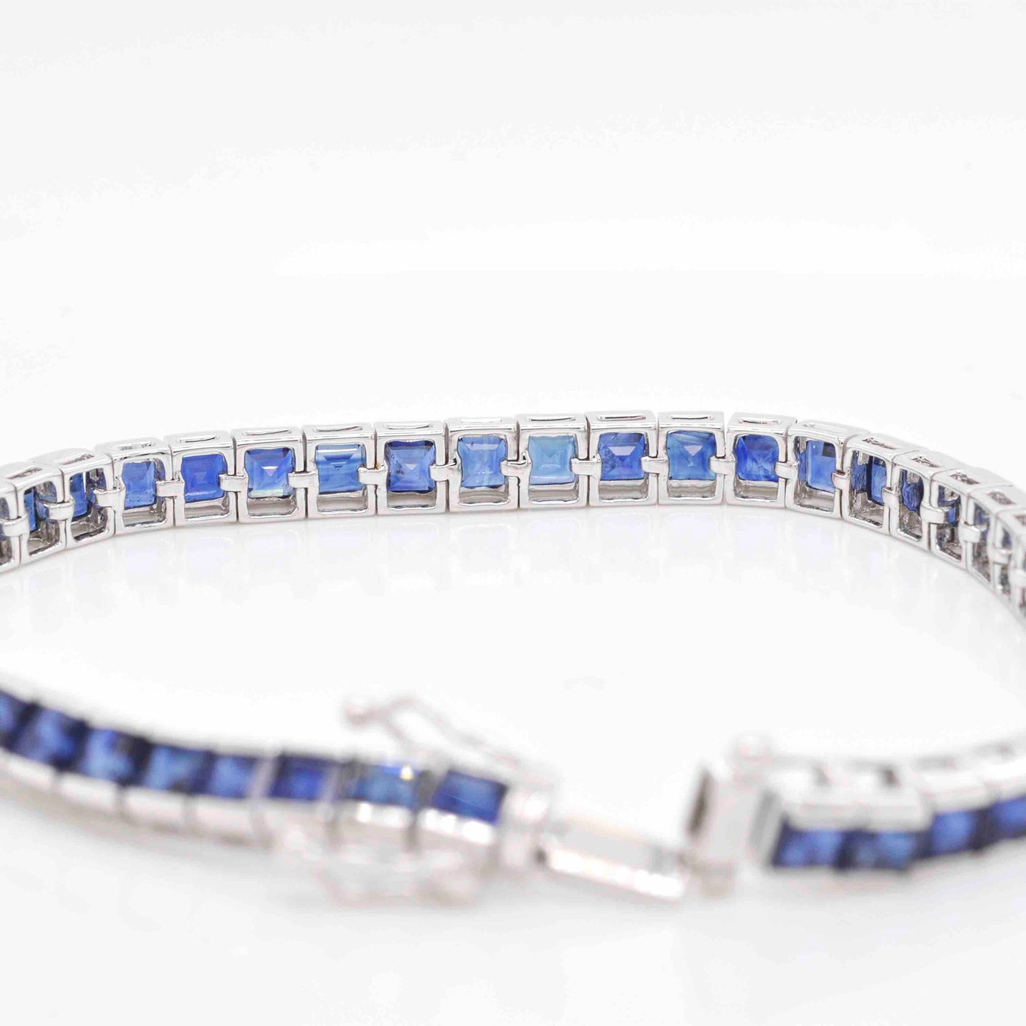 blue sapphire bracelet yellow gold