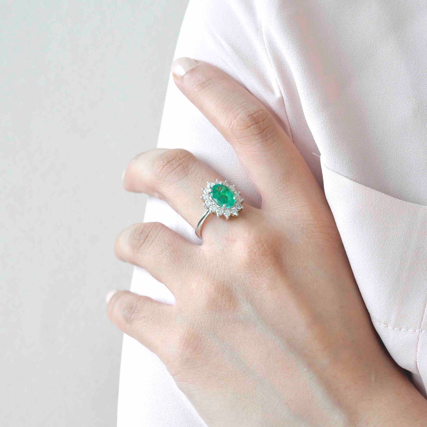 18K Gold Classic Colombian Emerald Oval Diamond Ring