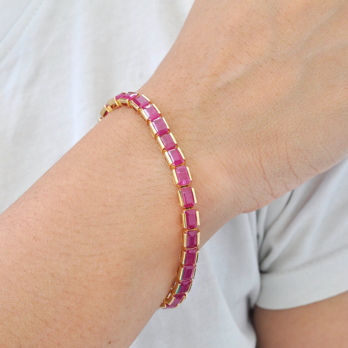 18K Gold Rubin 6x4 MM Oktagon Tennis Line Armband