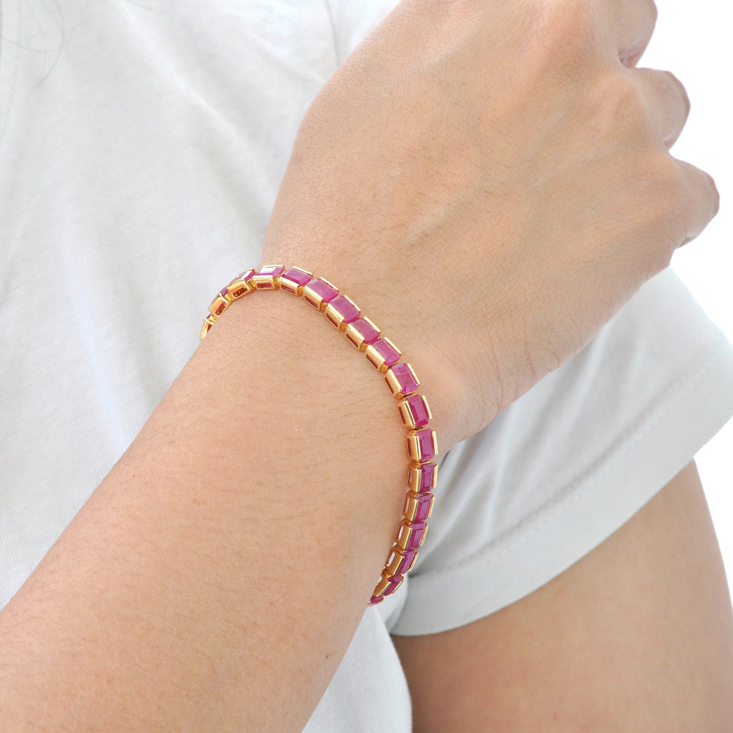 18K Gold Rubin 6x4 MM Oktagon Tennis Line Armband