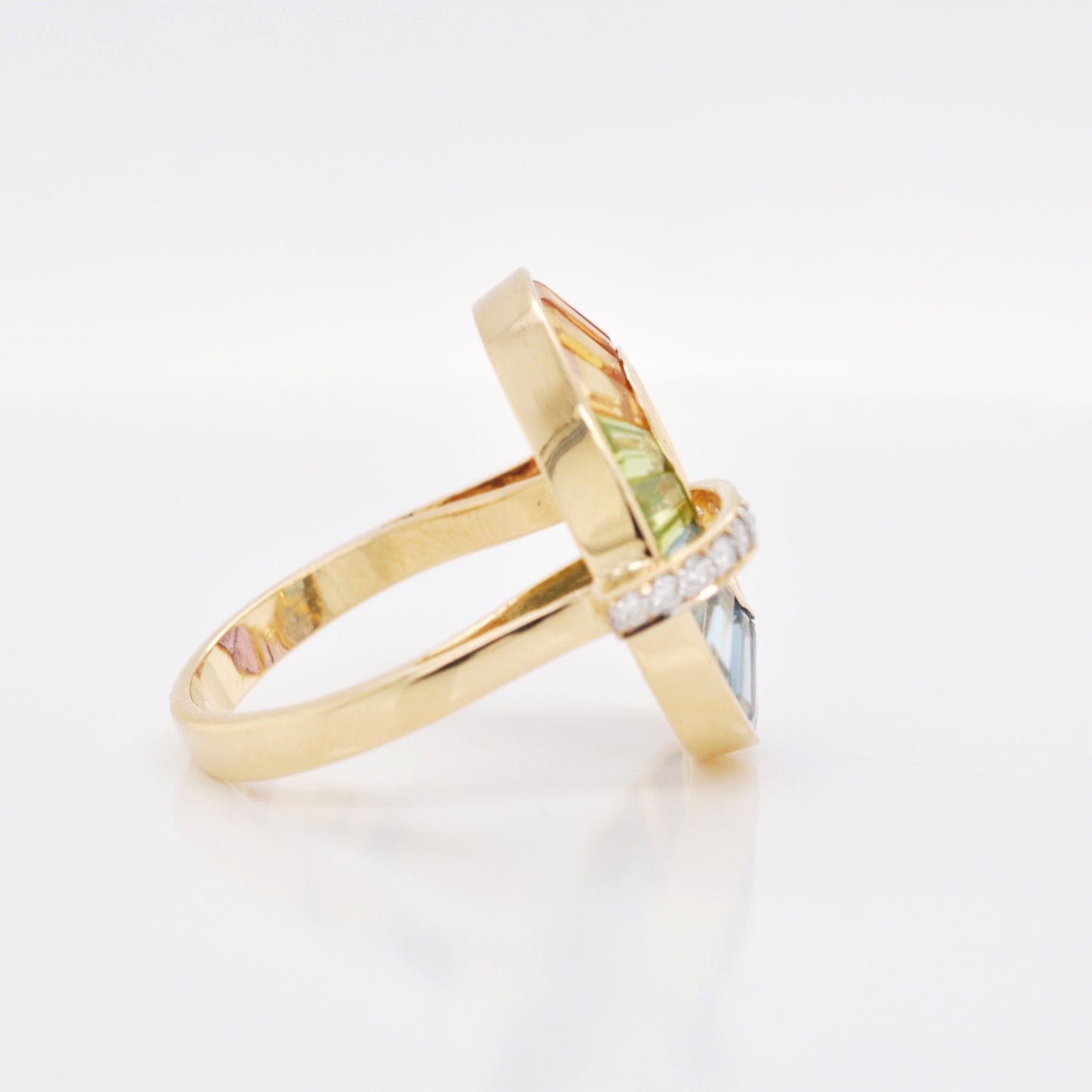 Circle Rainbow Diamond Ring
