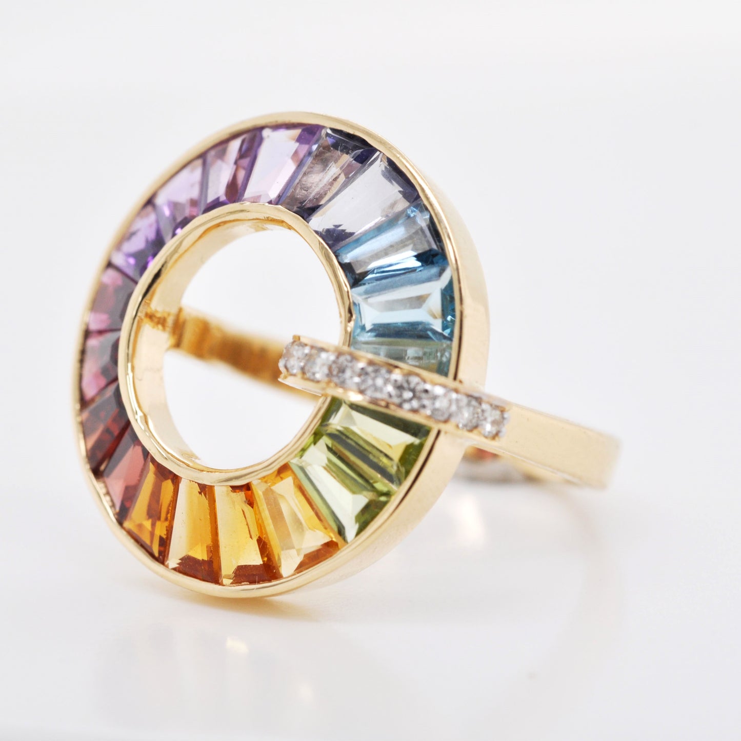 Circle Rainbow Diamond Ring