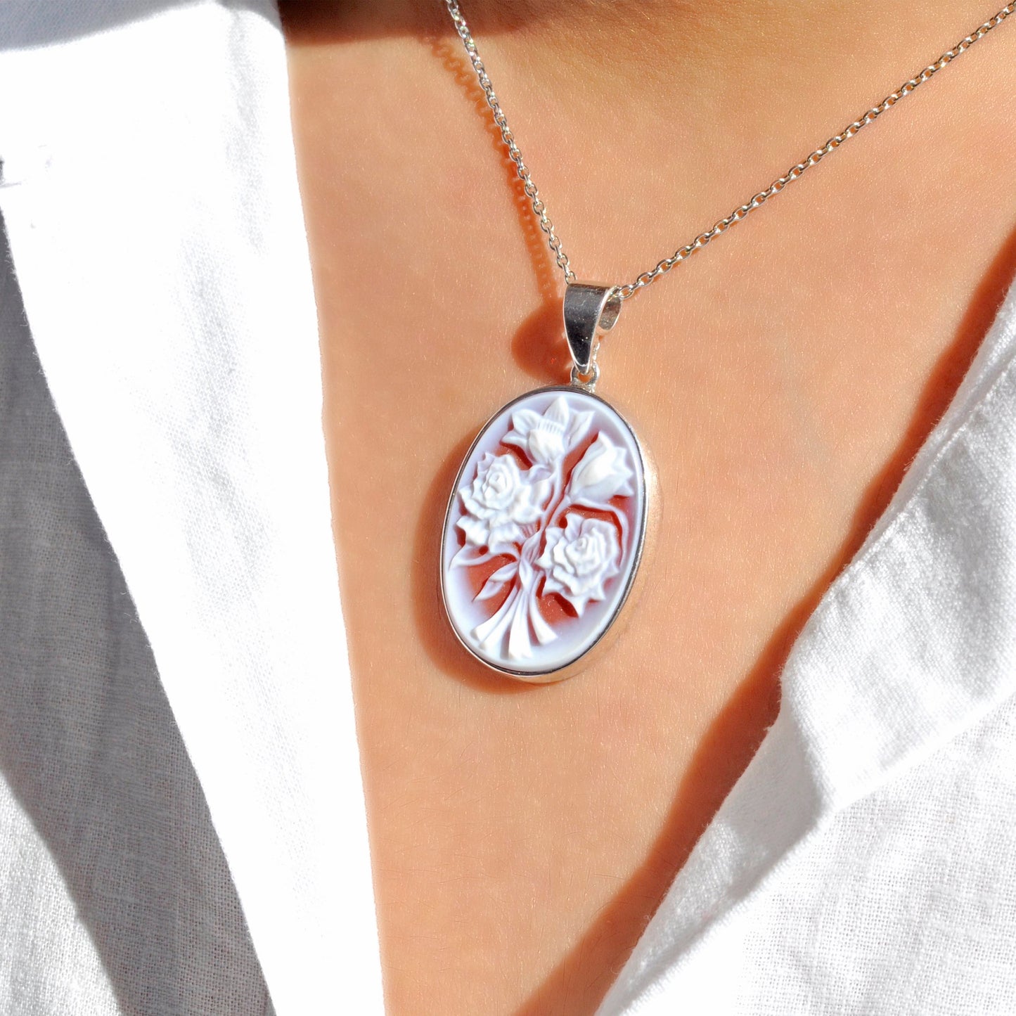 Cameo Red Mughal Bouquet Pendant