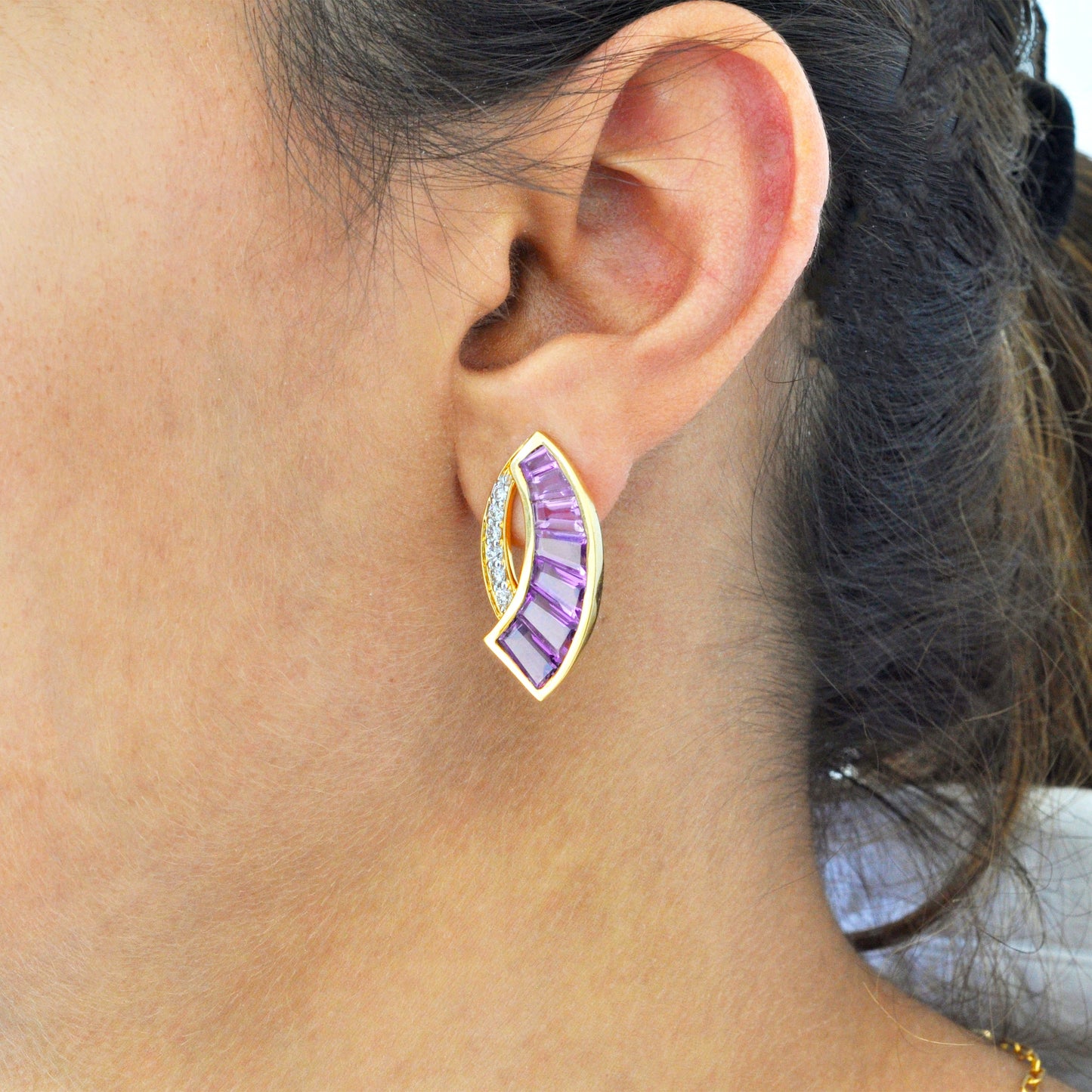 Boucles d'oreilles épée en diamant baguette et améthyste en or 18 carats 