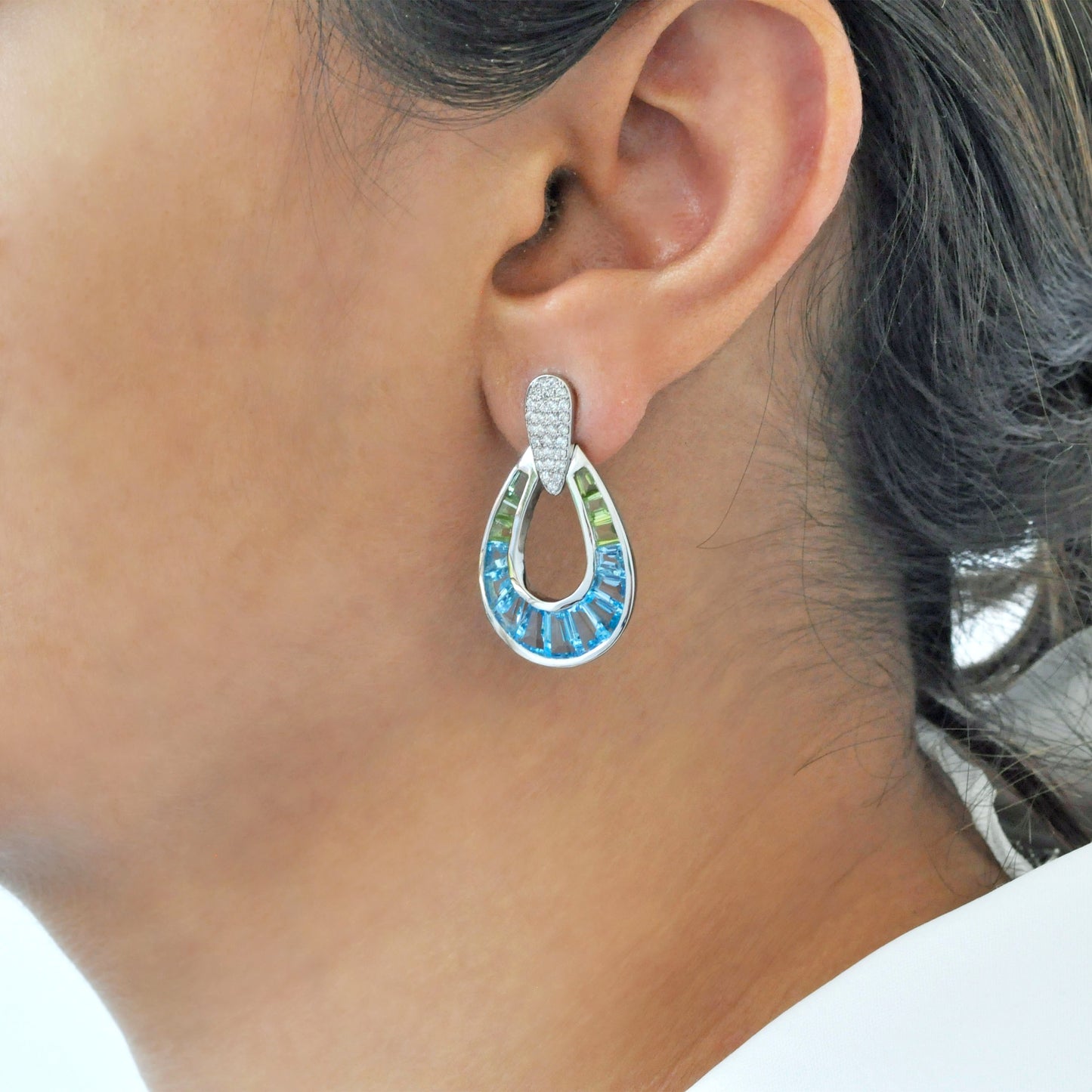 Doorknocker Blue Topaz Peridot Earring