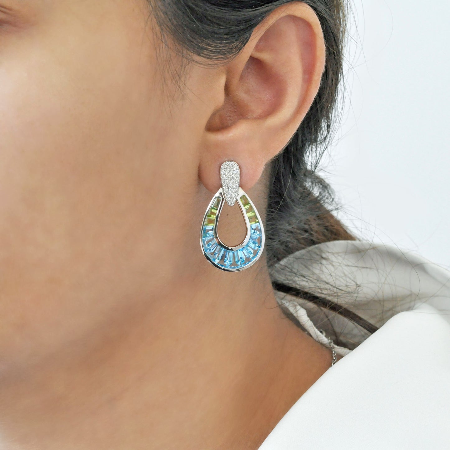 Doorknocker Blue Topaz Peridot Earring