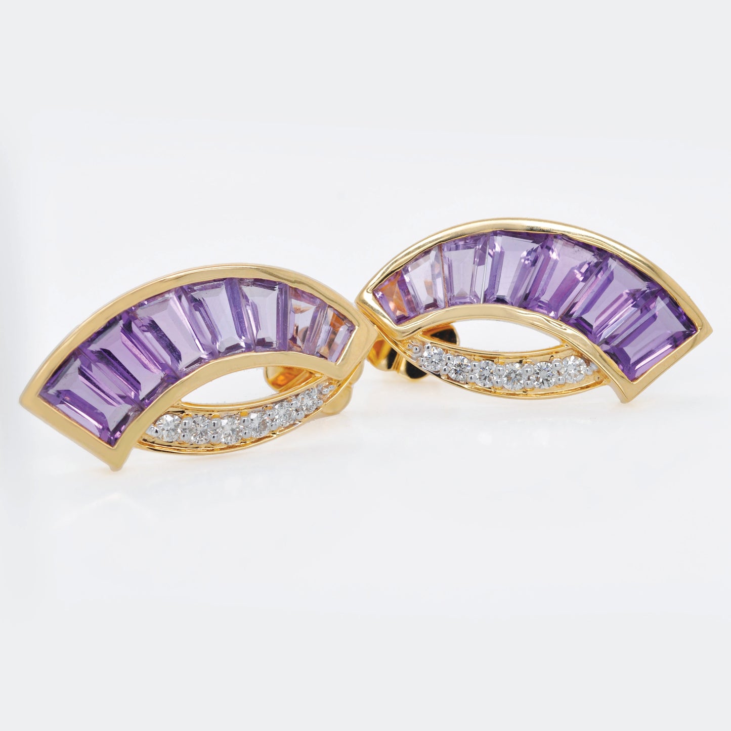 Boucles d'oreilles épée en diamant baguette et améthyste en or 18 carats 