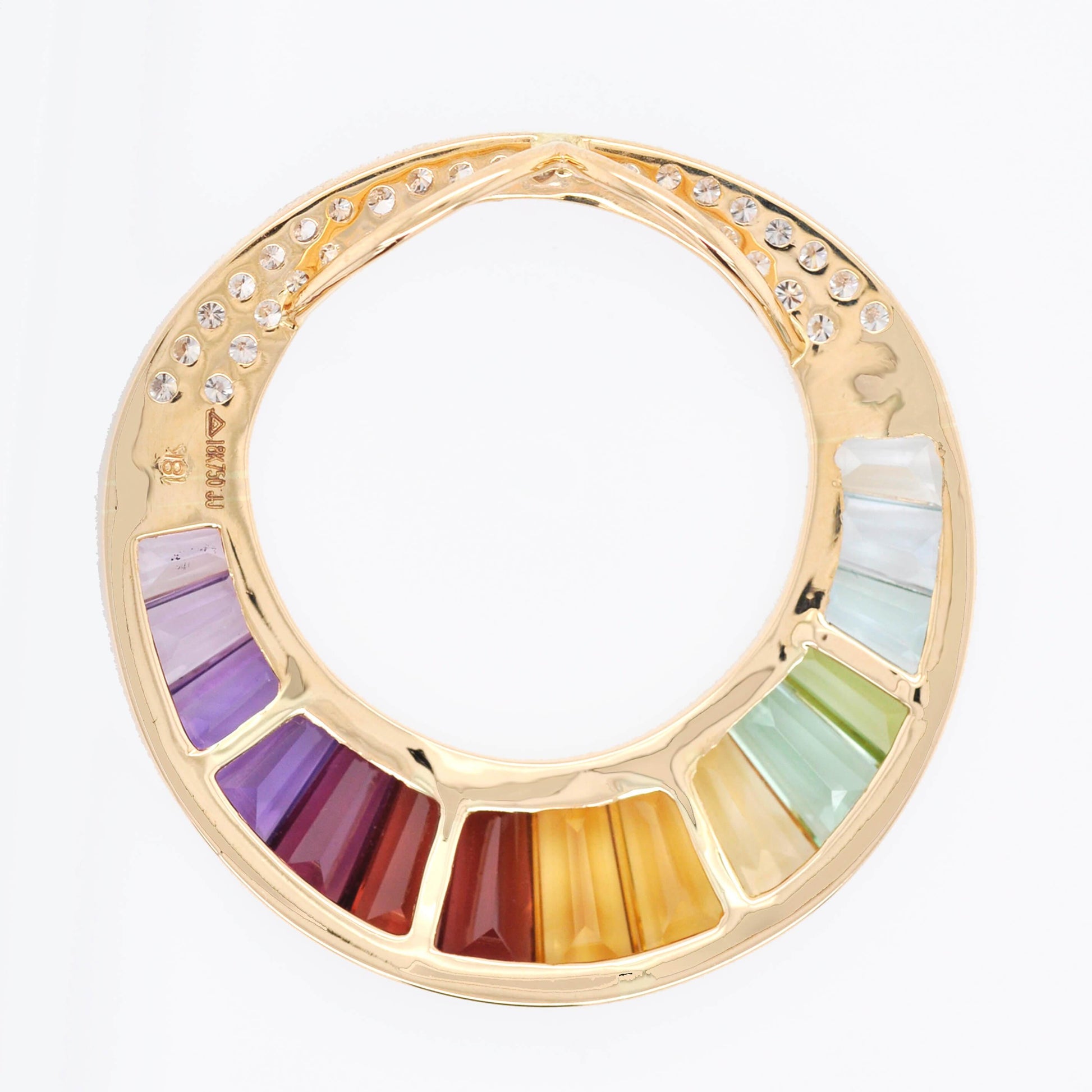 Stylish circular chic pendant online