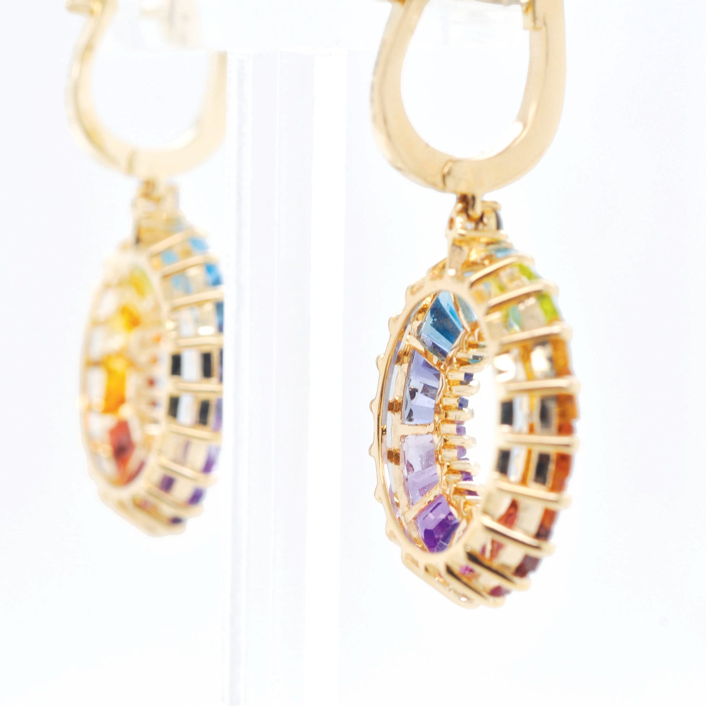 Circle Prong Earrings