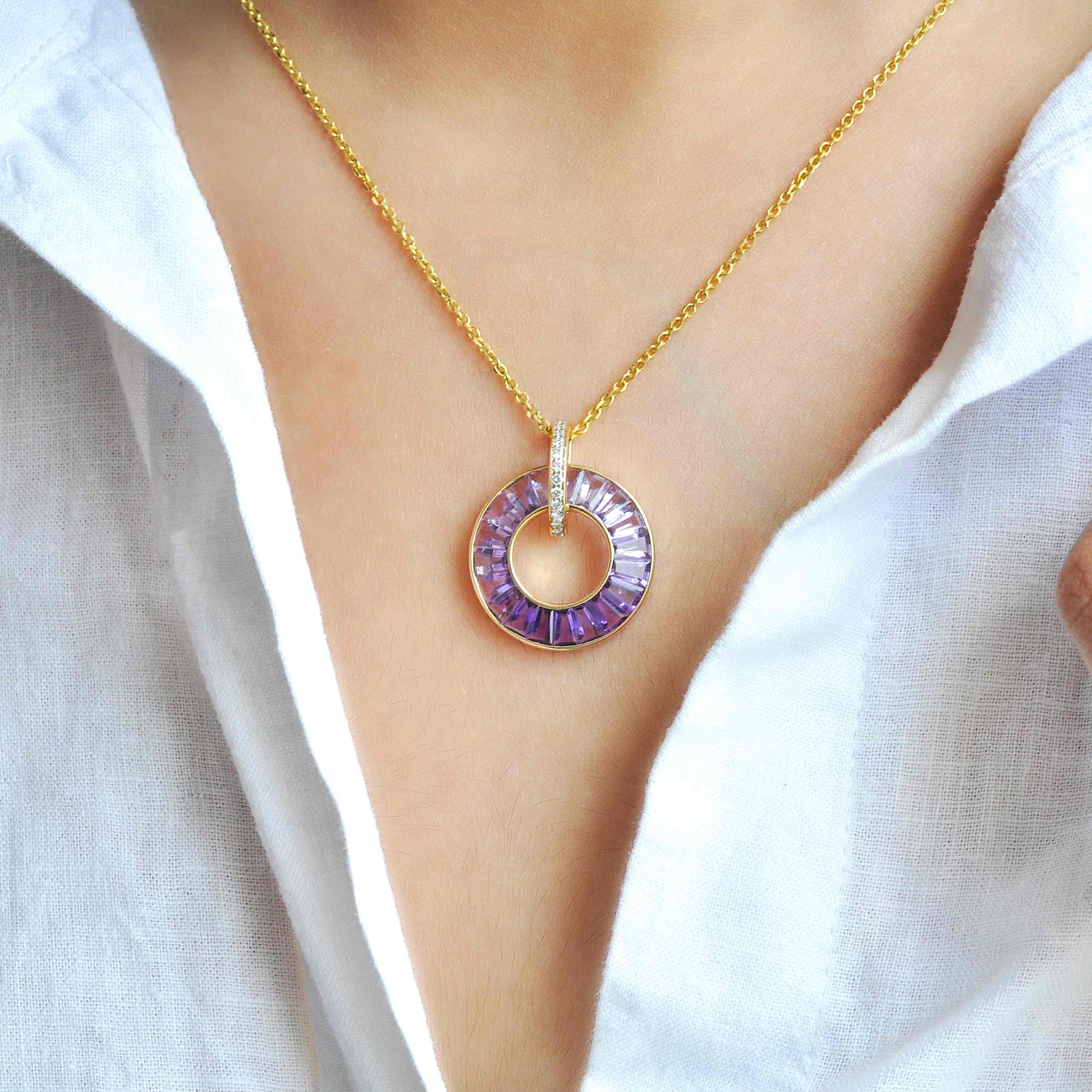 circle pendant necklace