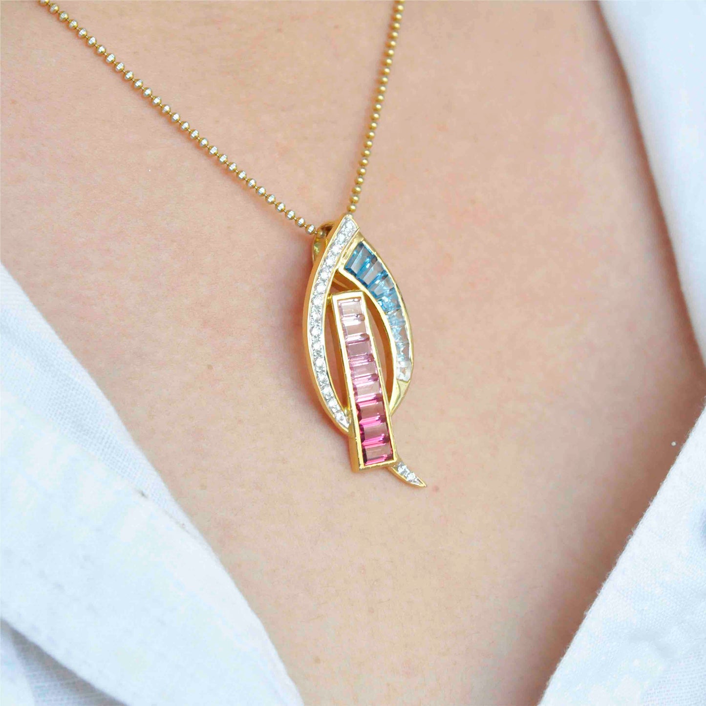 Gradient Pendant Necklace