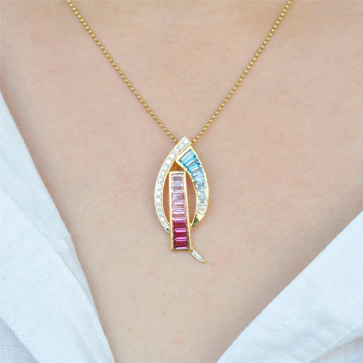 Contemporary design pendant