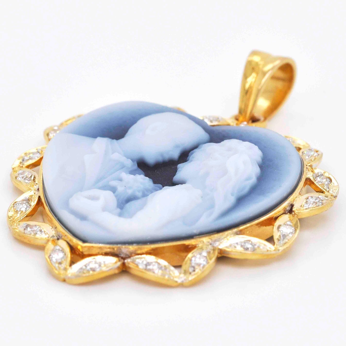 18K Gold Valentine Couple Cameo Carved Heart Pendant