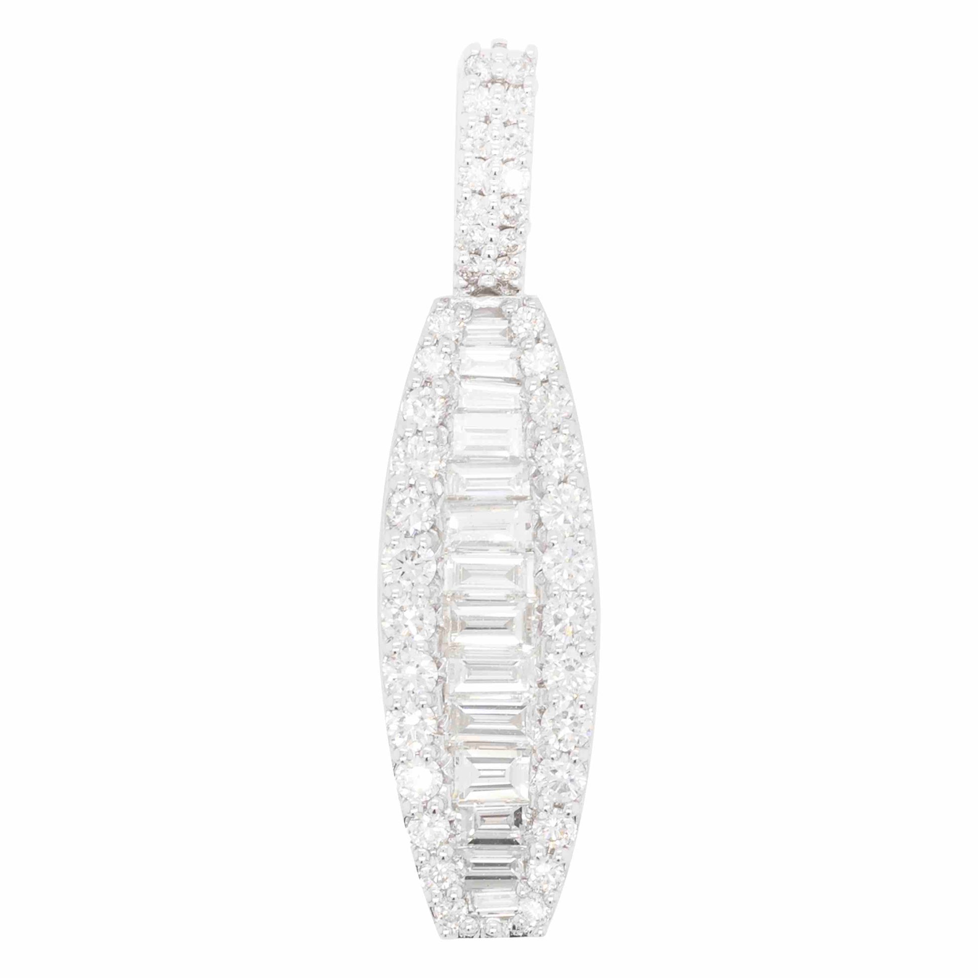 Fashionable Diamond Pendant Necklace