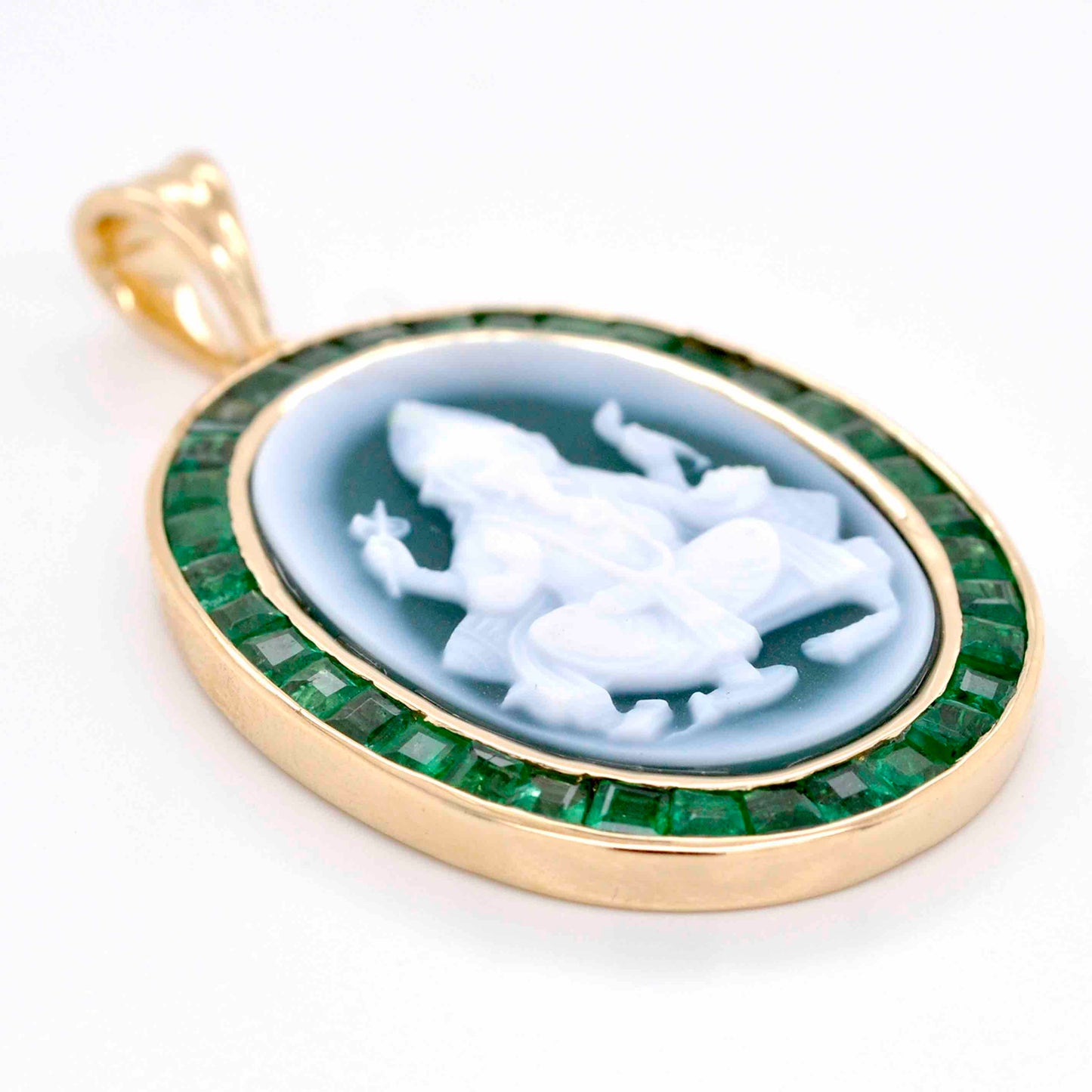 Cameo carving pendant