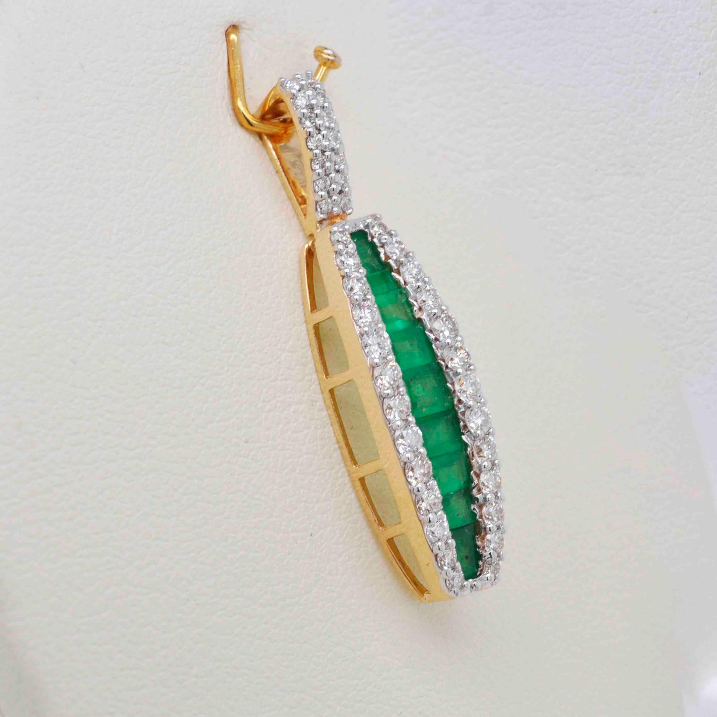 emerald cut diamond necklace designs