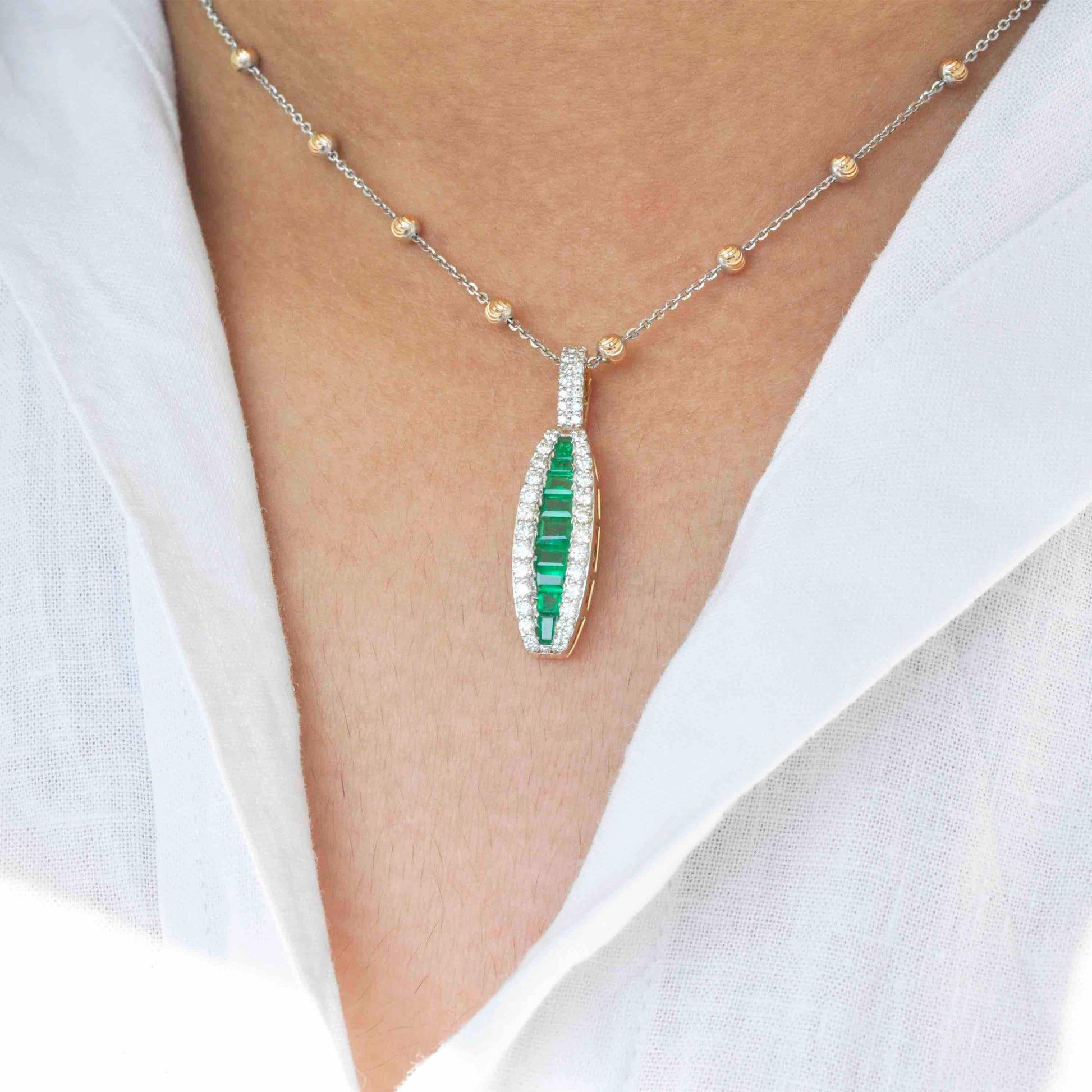 18k gold emerald gemstone diamond pendant necklace