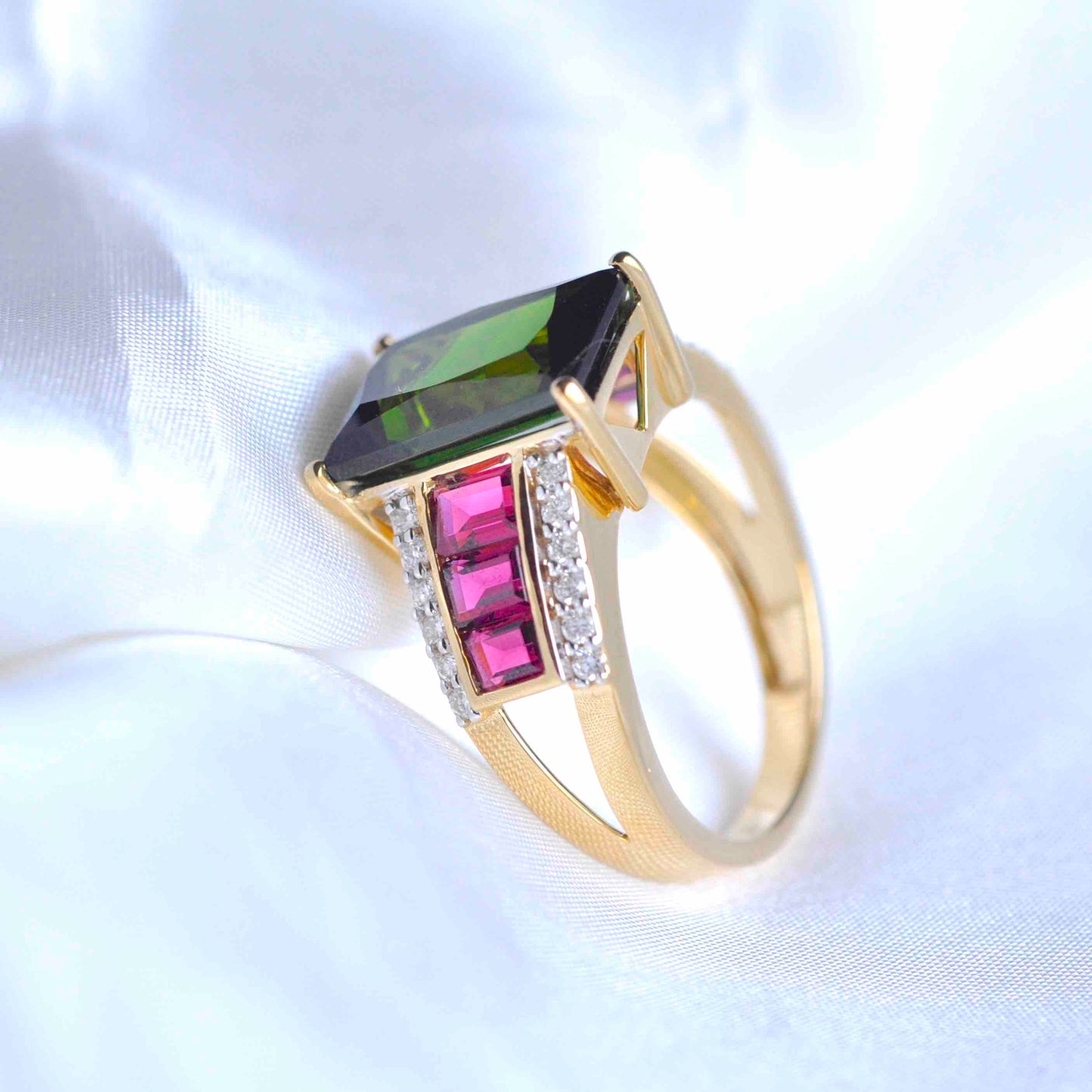 18k gold pink tourmaline gemstone diamond ring 