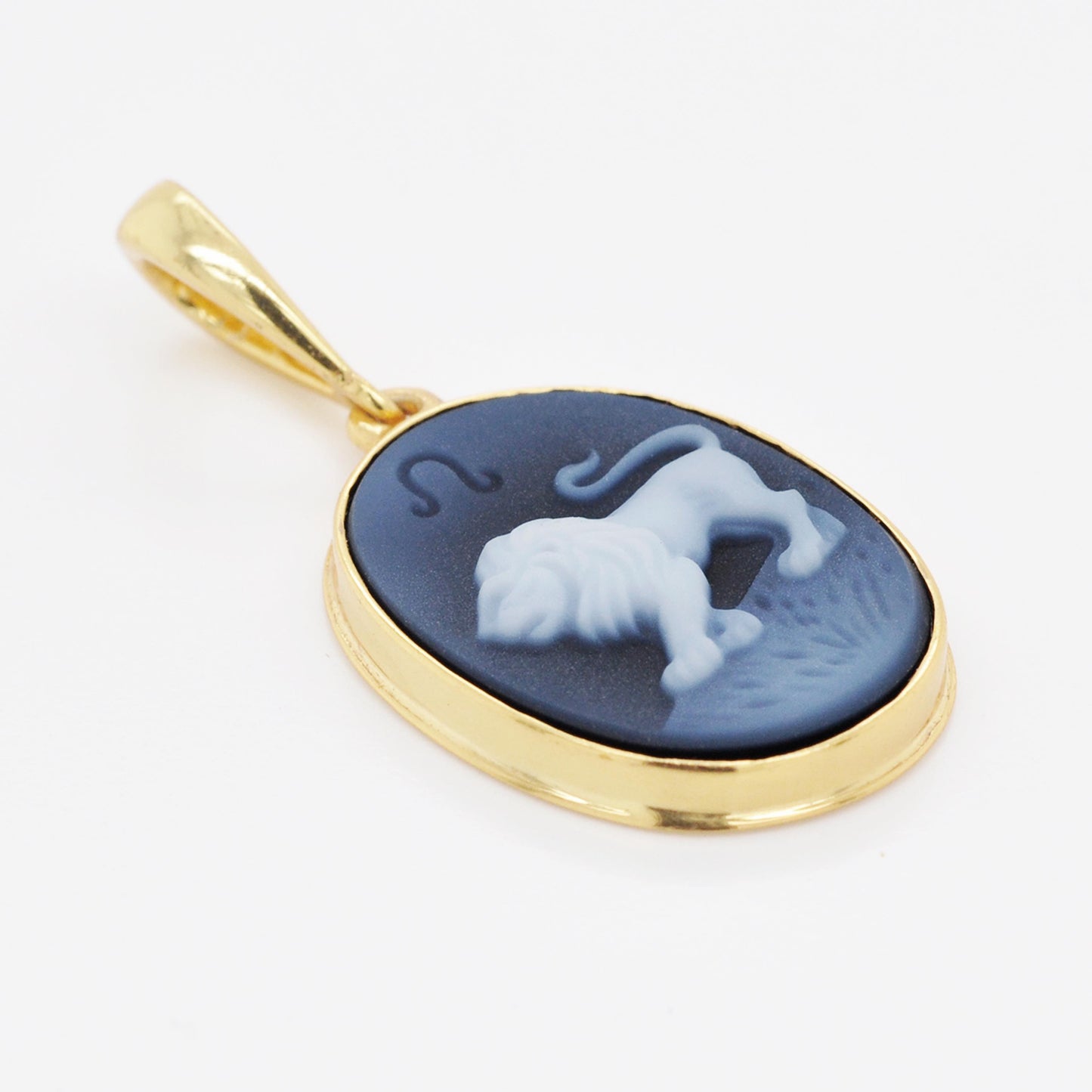 Leo Cameo Carving Zodiac Pendant