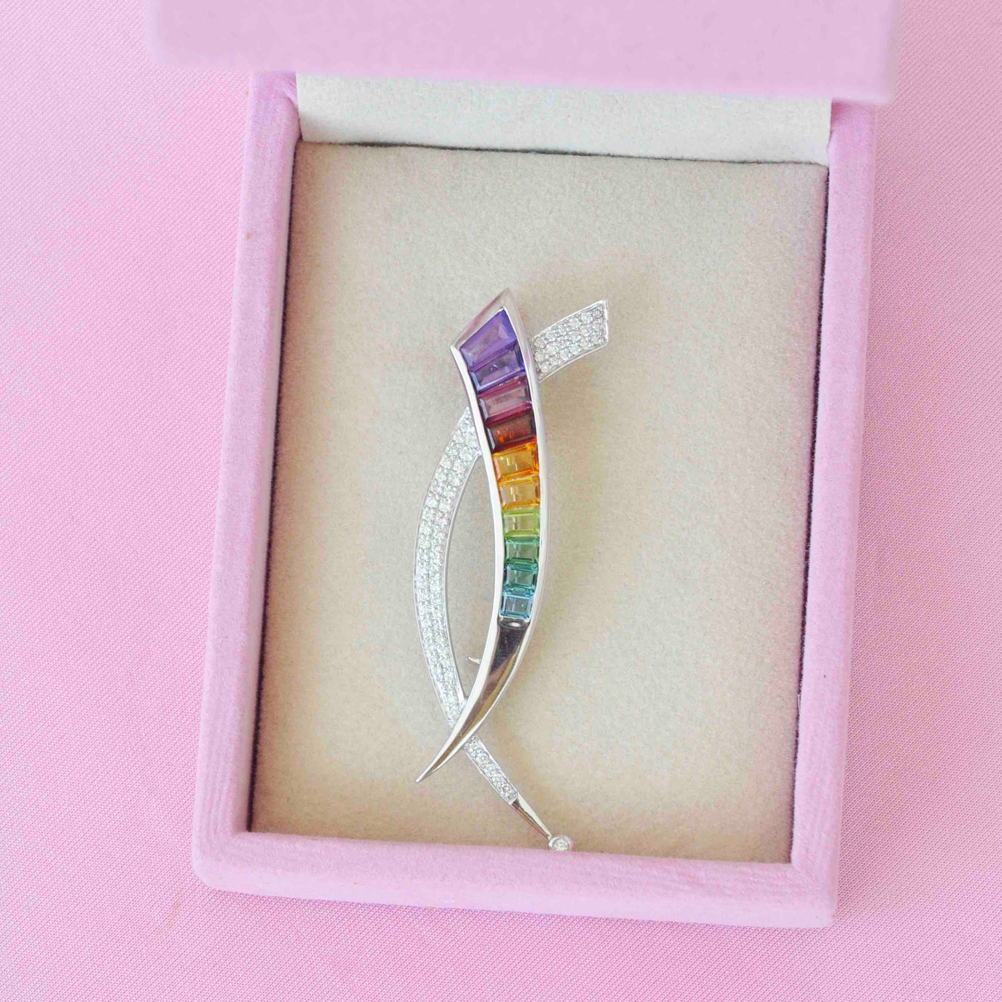 gradient diamond pendant brooch