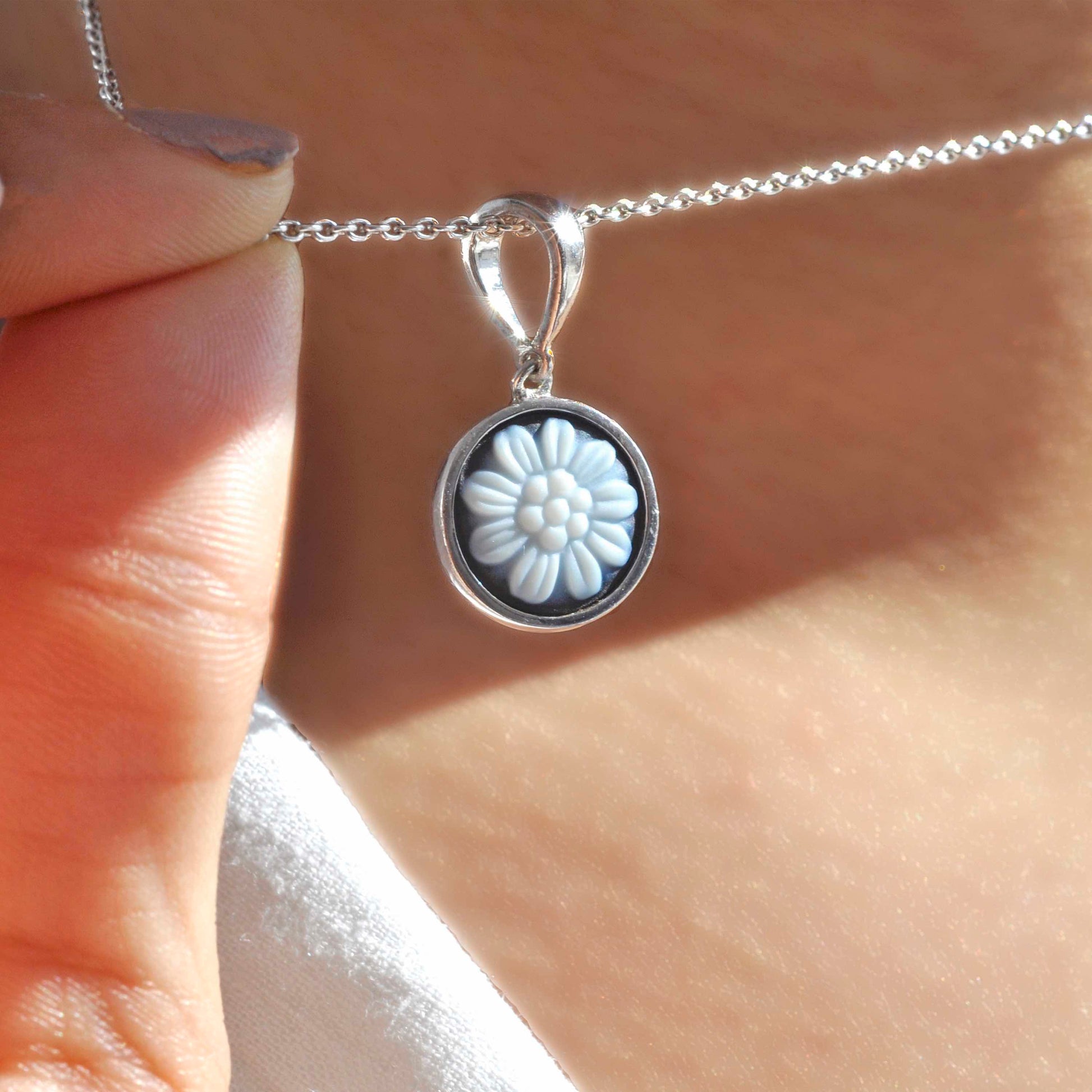 silver daisy choker