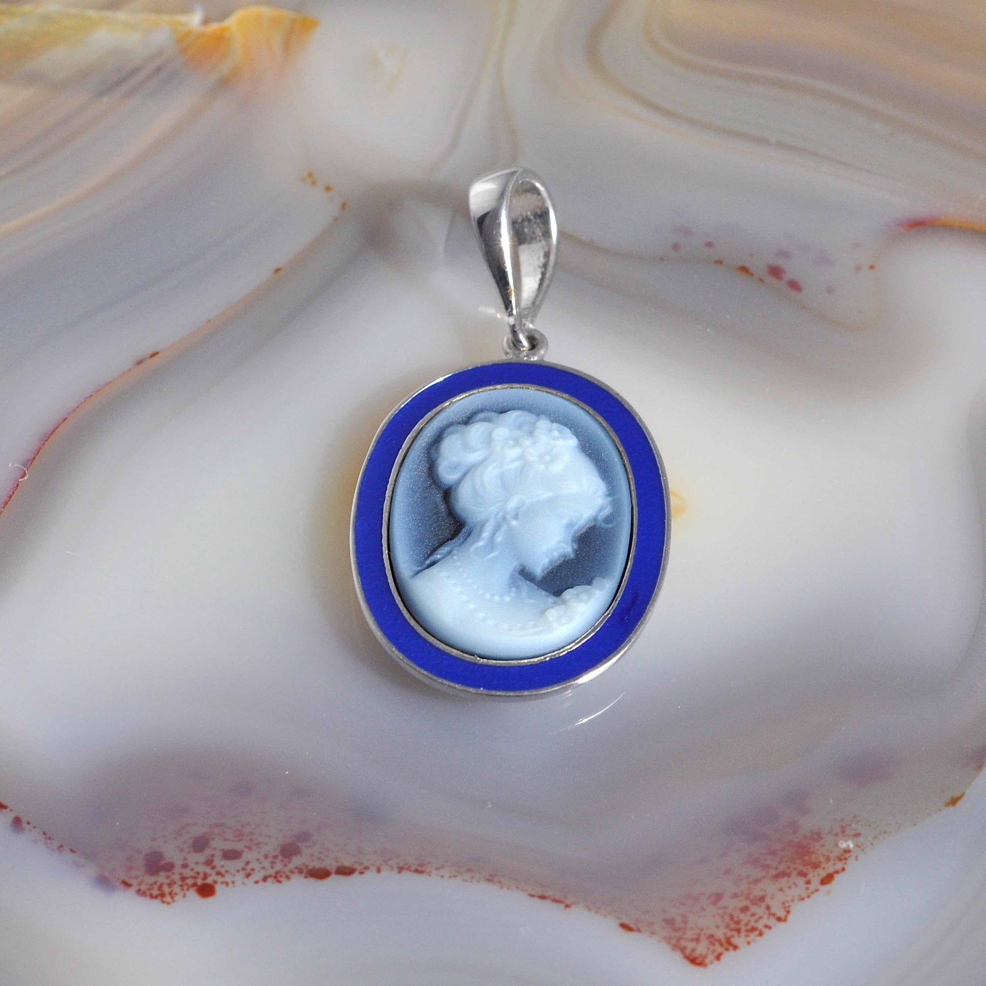 victorian cameo pendant