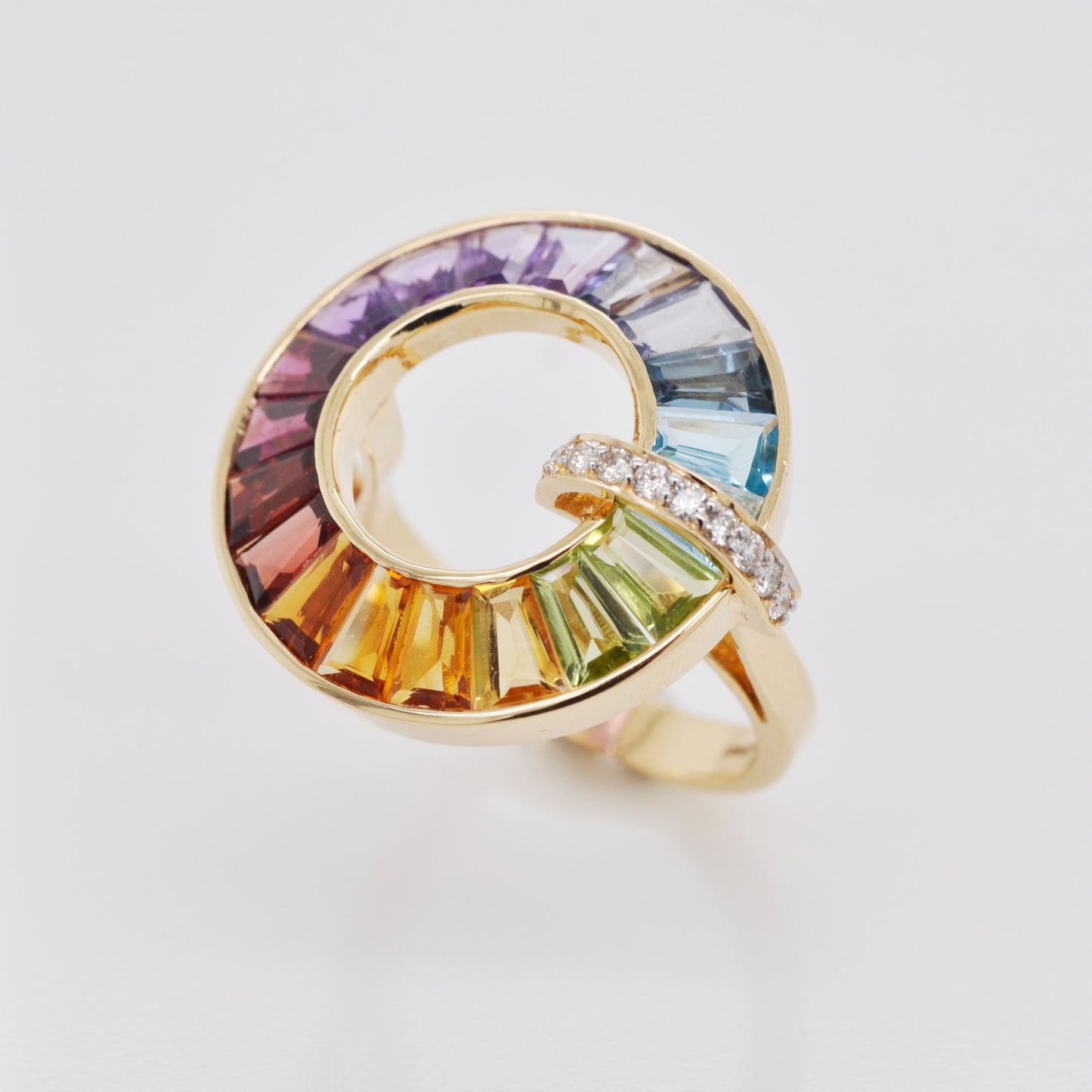 Circle Rainbow Diamond Ring