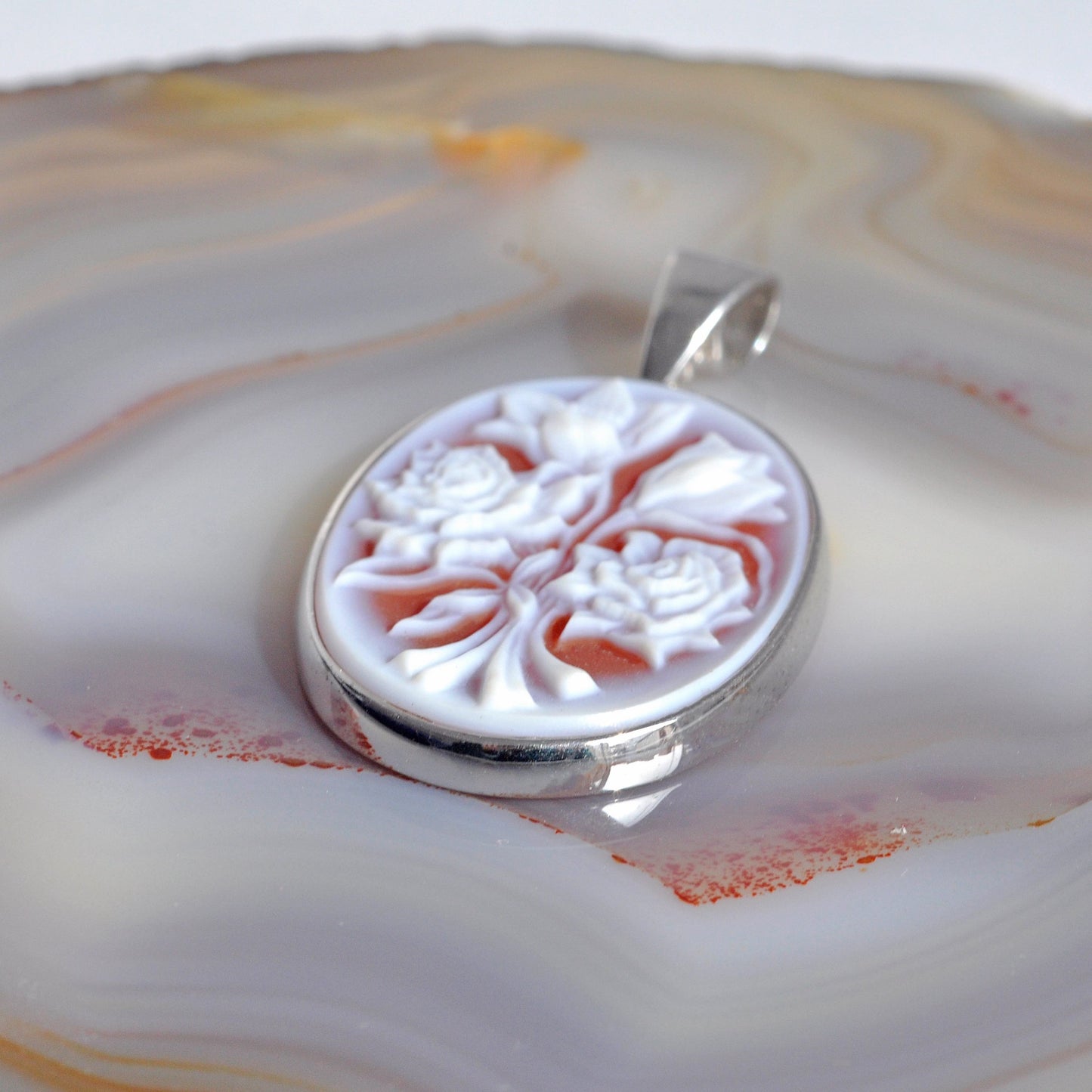 Cameo Red Mughal Bouquet Pendant