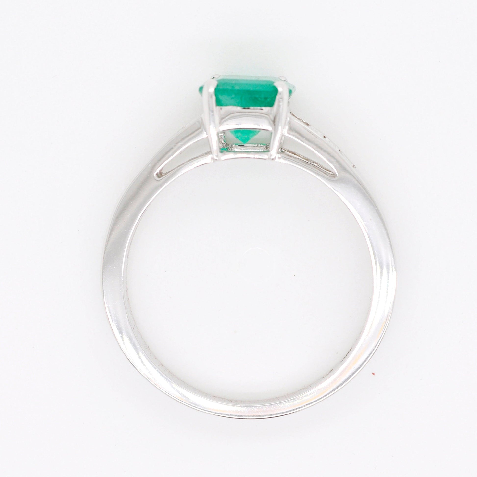 18K Gold Colombian Emerald Diamond Ring - Vaibhav Dhadda Jewellery
